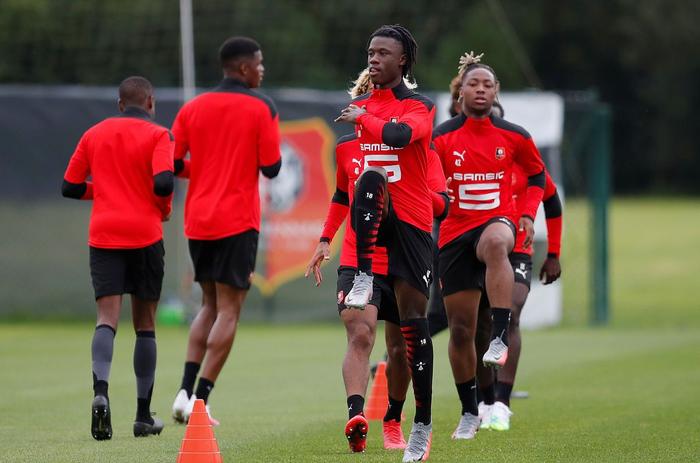 关于摩纳哥客场作战，积分榜上升至第三名的信息