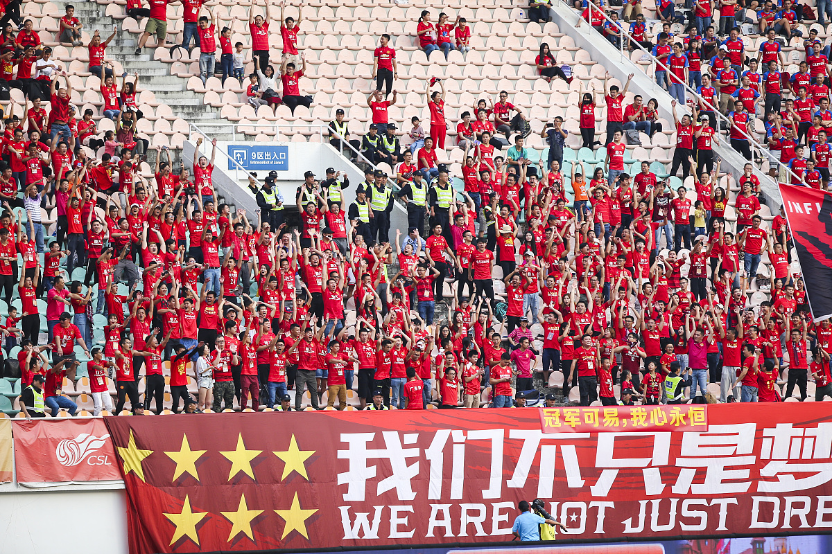 包含亚洲杯团队配合精湛，强强对话场面激烈的词条