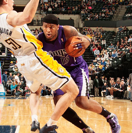 国王靠核心爆发逆转步行者，止住两连败的简单介绍