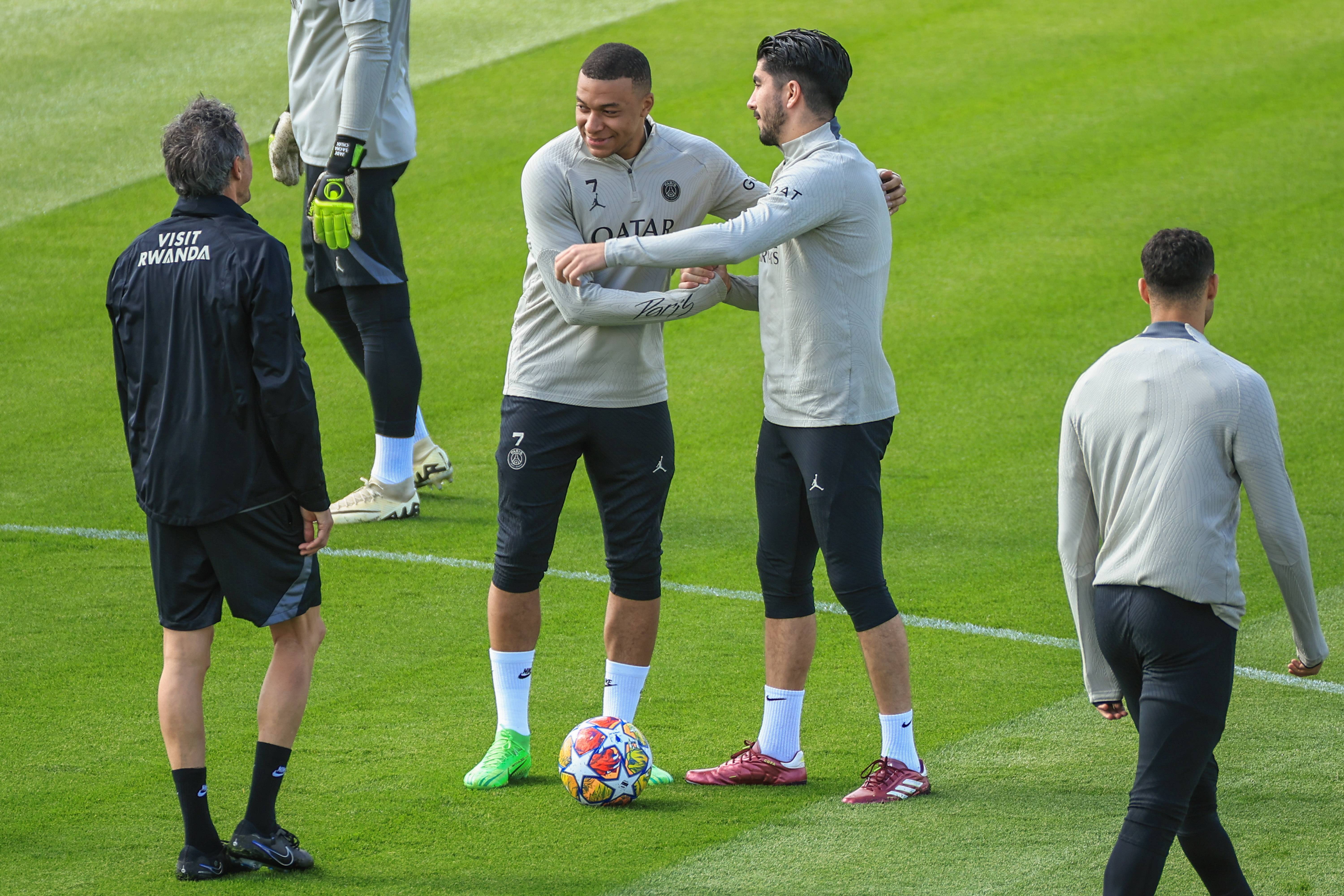 关于阿尔巴尼亚锋线火力全开备战欧锦赛，强势训练状态的信息