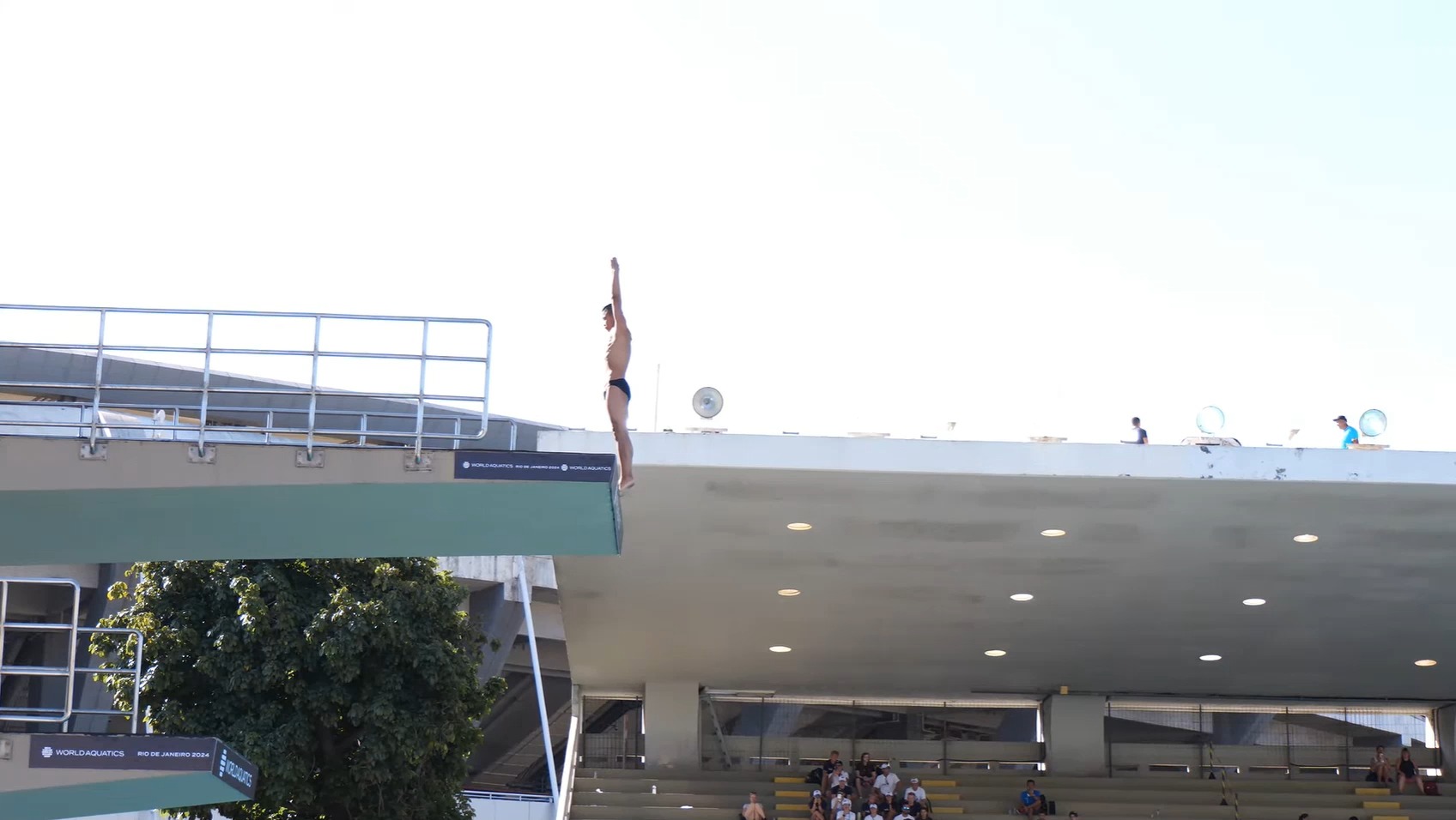 美国选手在跳水比赛中完美发挥，夺金的简单介绍