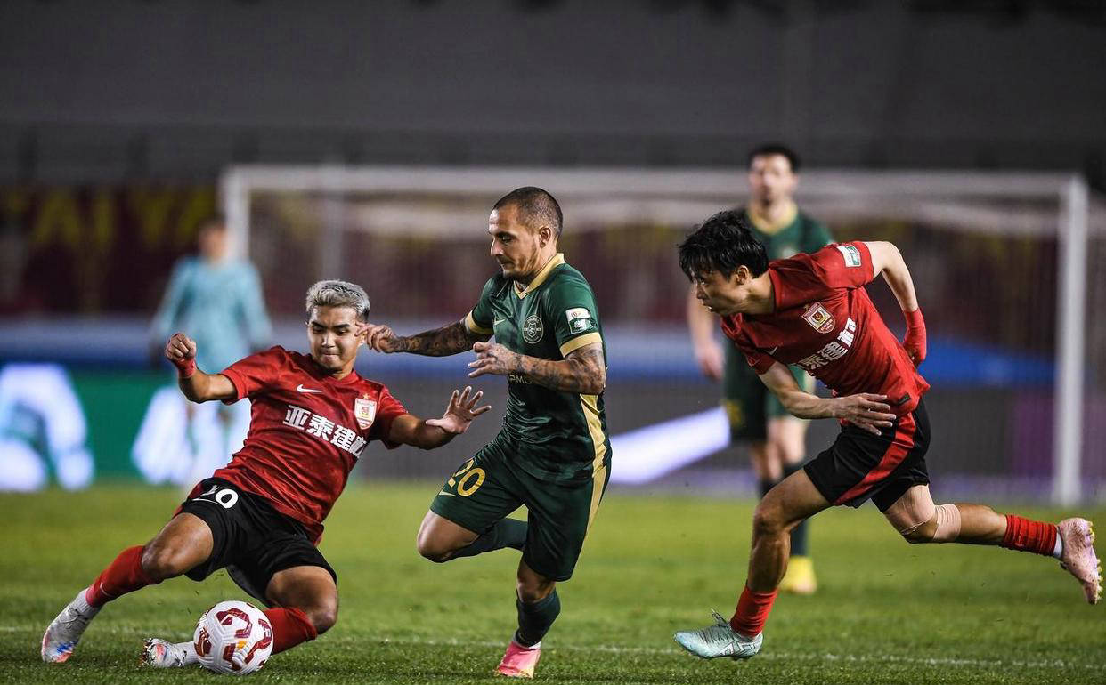 爱游戏娱乐-包含长春亚泰主场战平河北华夏幸福，取得一分的词条