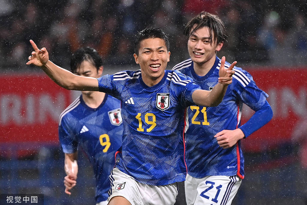 爱游戏APP-法国队险胜印度队，黄鸭组合点燃赛场